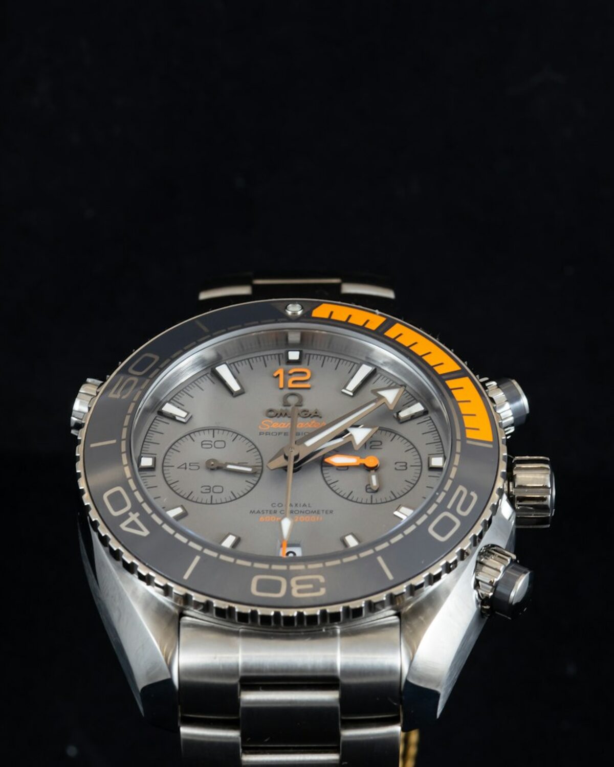 Atlas GMT 40 — bezel and dial macro